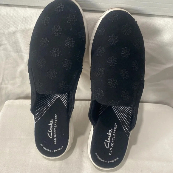 Clarks Cloudsteppers Canvas Slip-on Mules Breeze Shore Black Floral Size 7.5 - Picture 3 of 7